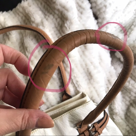 Rossetti Off White and Tan Shoulder Bag. - Picture 13 of 16